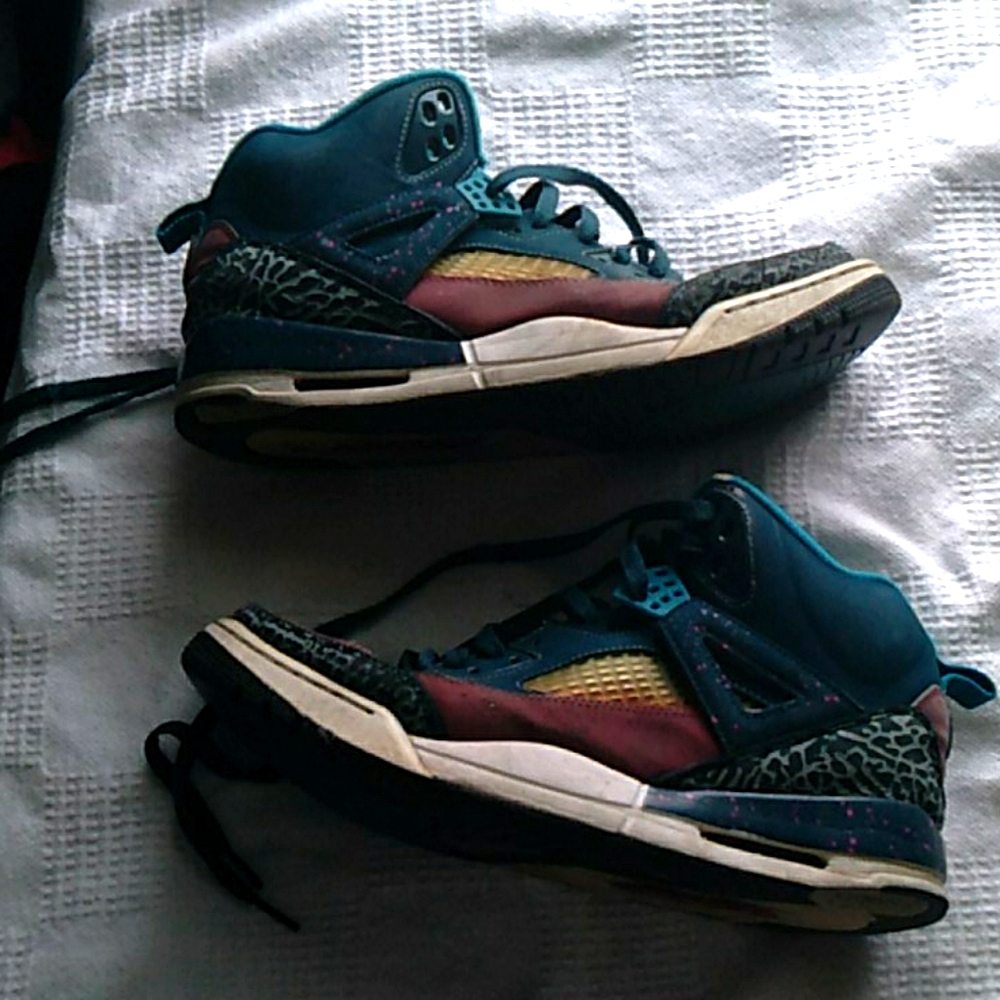 Jordan 4s